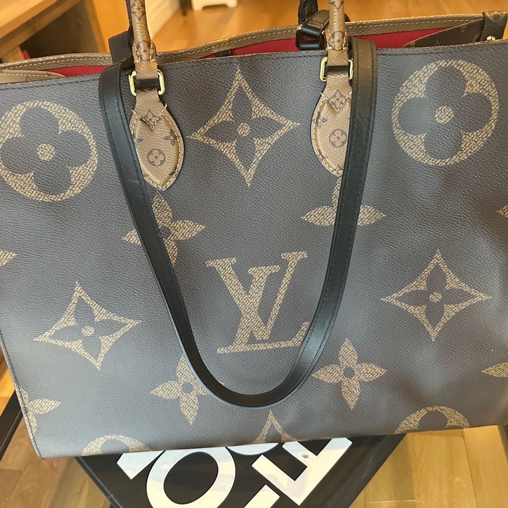 Louis Vuitton Brown Monogram Tote with Tan Handles - Picture 3 of 15